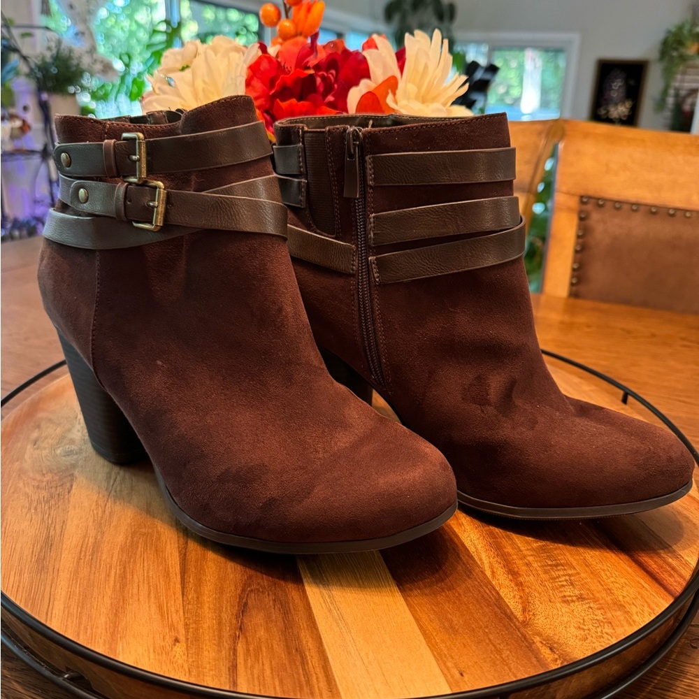 Torrid Size 11W Stacked Ankle Booties